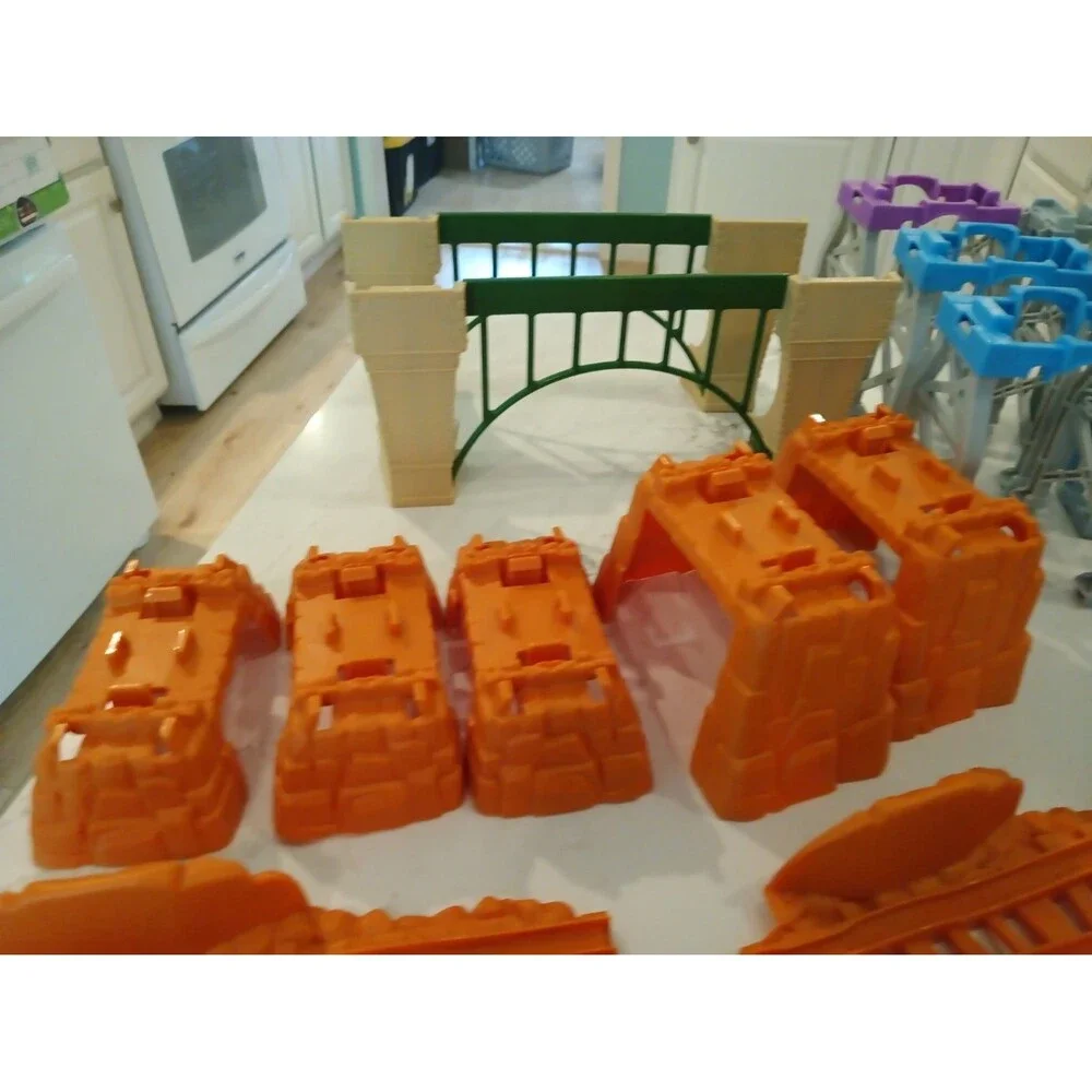 Huge Lot Of Thomas The Train & Friends TrackMaster Plastic Tracks/Expansion Set